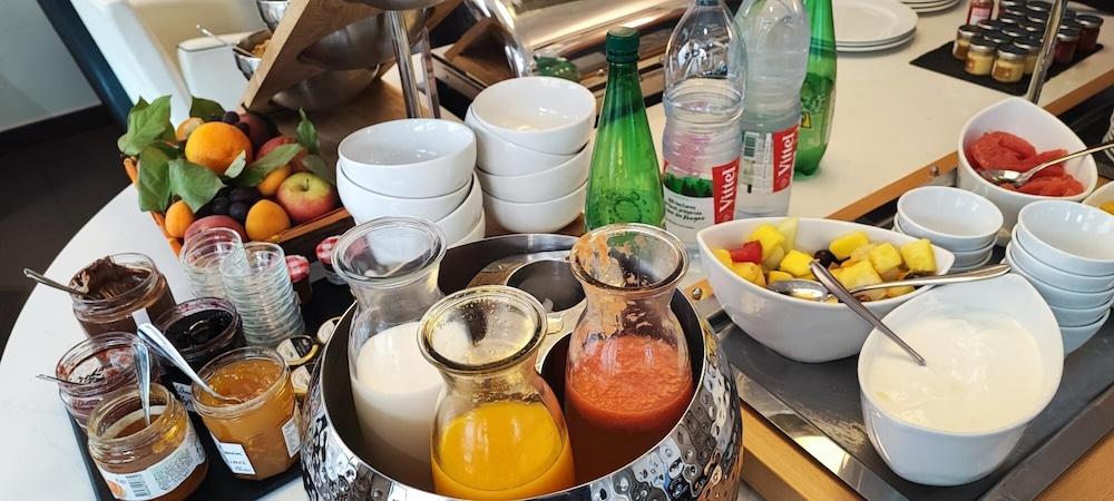 Hotel Elysees Bassano Paris Ngoại thất bức ảnh